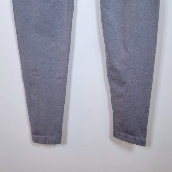 NVGTN Gray Seamless Contour Leggings Size M Scrunch Gym Fitness Athleisure - Picture 2 of 7
